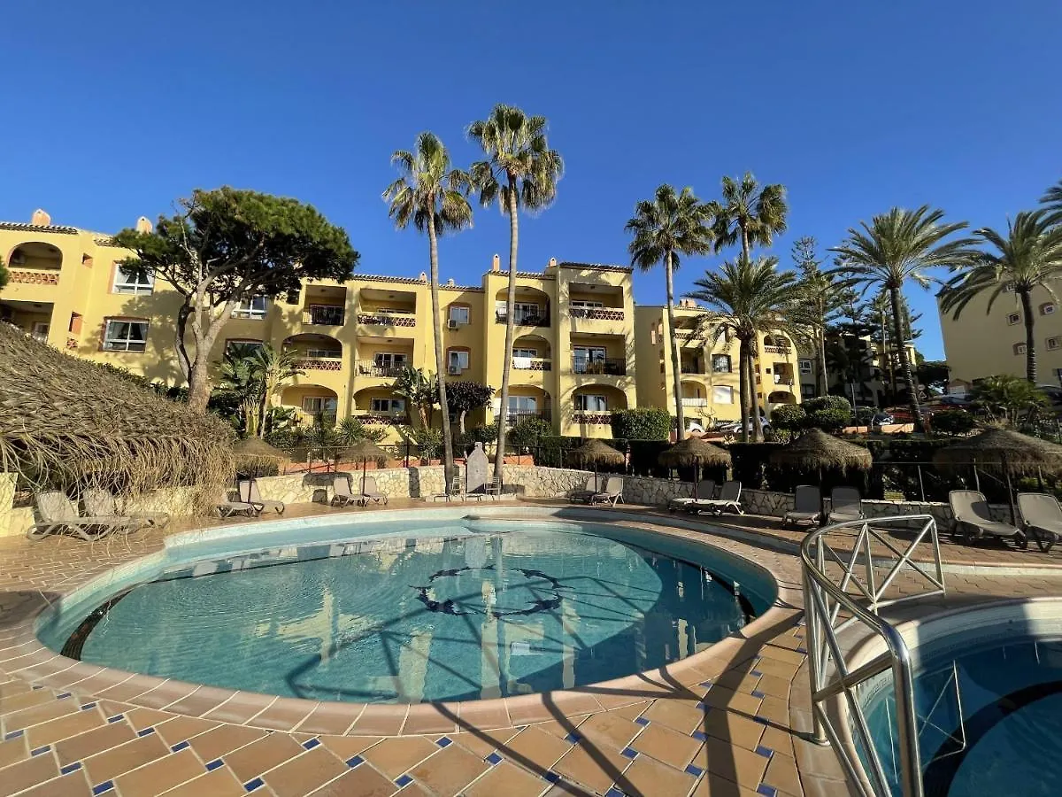 Dona Lola Patricia: Seaside Penthouse between Marbella and Fuengirola Sitio de Calahonda Spain