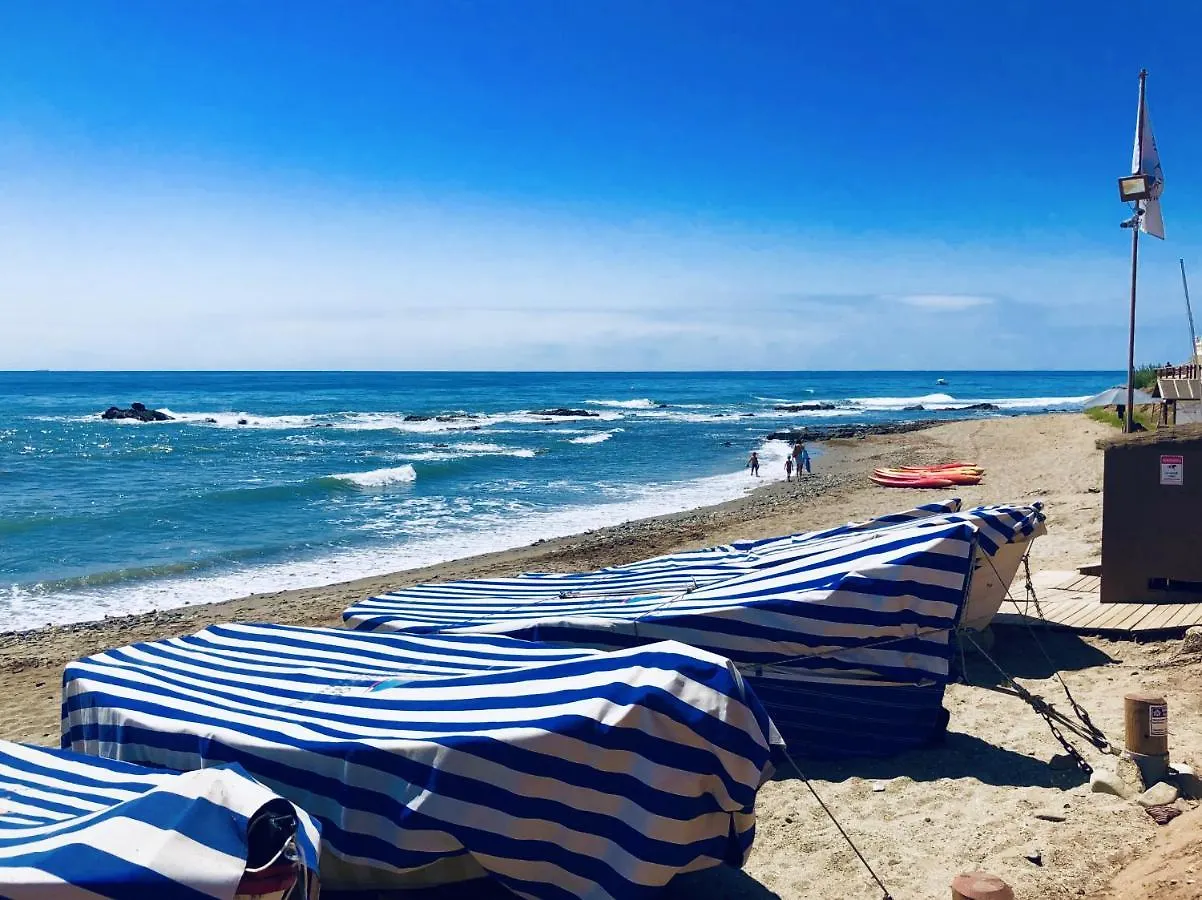 Dona Lola Patricia: Seaside Penthouse between Marbella and Fuengirola Sitio de Calahonda Spain