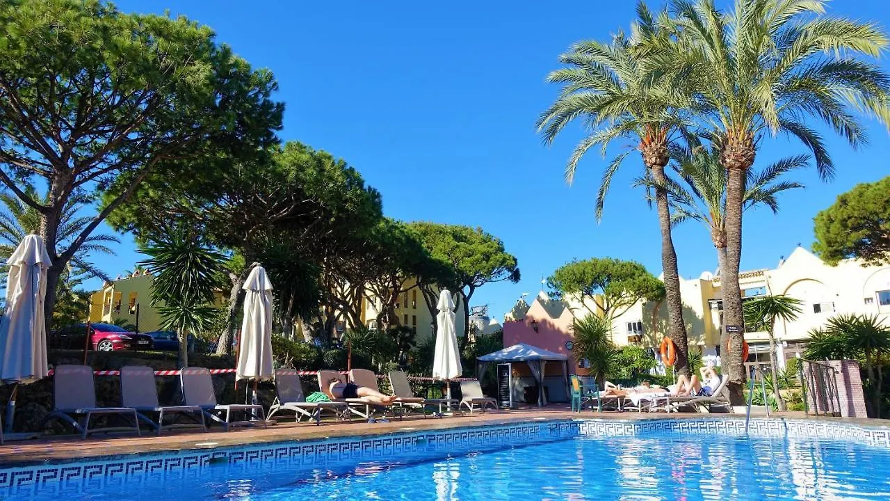 Dona Lola Patricia: Seaside Penthouse between Marbella and Fuengirola Sitio de Calahonda Apartment